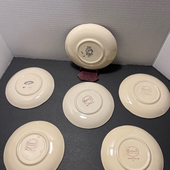 6 Franciscan ware apple pattern vintage saucers. - Picture 2 of 5